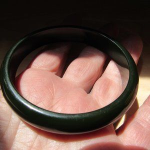 Very Dark Green Vintage Bakelite Bangle